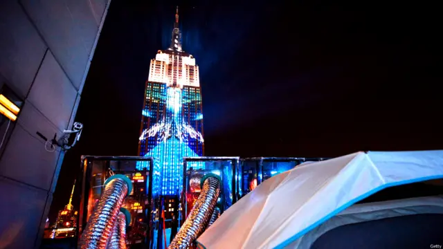 نیویارک کی ایمپائر سٹیٹ بلڈنگ پر تصویری نمائش