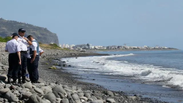 ملائشیا کی وزارت ٹرانسپورٹ کا کہنا ہے وہ ری یونین کے قریبی علاقوں میں ملبے کی تلاش کا دائرہ کار بڑھانا چاہتی ہے