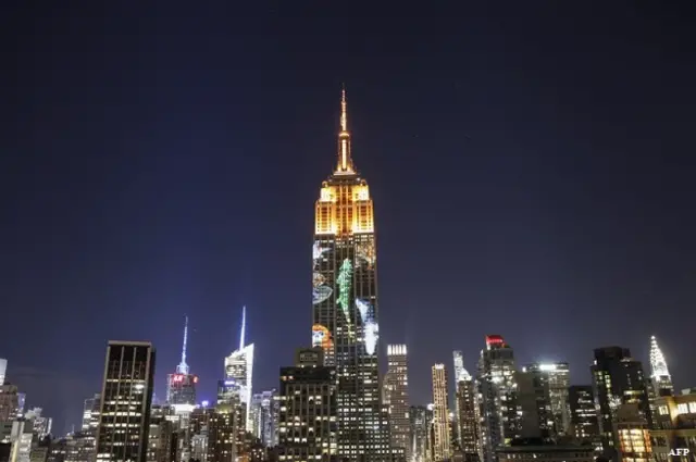एंंपायर स्टेट बिल्डिंग जगमगा उठा जानवरों की तस्वीरों से