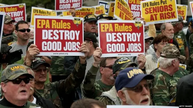 Протестующие против плана