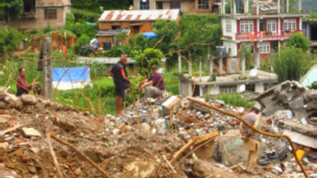 क्षति पुगेका कुल ५ लाख भन्दा बढी घरहरुको पुनर्निर्माण गर्नुपर्ने आंकलन गरिएको छ