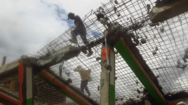 भूकम्पपछि क्षतिग्रस्त घर 