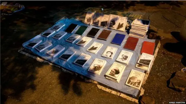 Laxman Rao memilih menerbitkan sendiri buku-bukunya