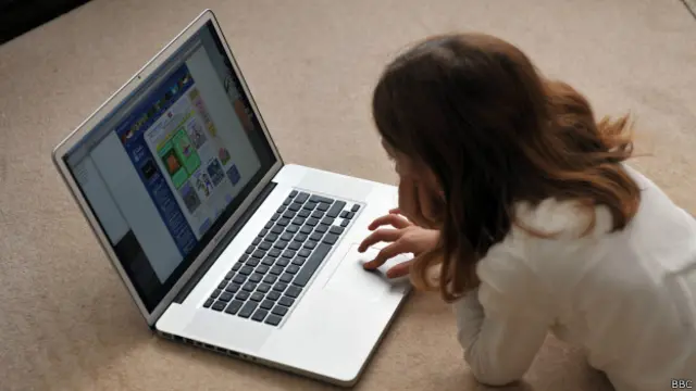 او ای سی ڈی کے ایجوکیشن ڈائریکٹر اینڈریس شوائگر کے مطابق سکول ٹیکنالوجی نے’لامحدود جھوٹی اُمیدیں‘ پیدا کر دی ہیں