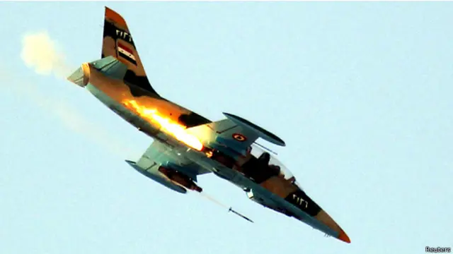 يقول معارضون إن الطائرة كانت تشارك في غارات على المدينة