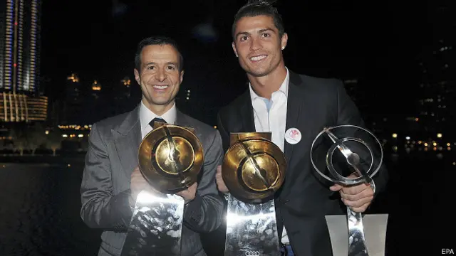 罗纳尔多是门德斯的伴郎， 而门德斯也是足球界最成功的经纪人之一。