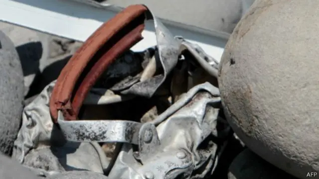 另一片疑似残件上有汉字