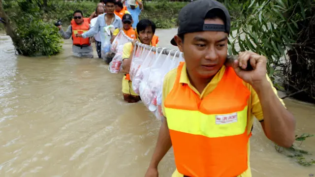 ရေဘေးသင့် ဒေသတွေအားလုံးကို ကယ်ဆယ်ရေး အဖွဲ့တွေ ရောက်နိုင်တဲ့ အနေအထား မရှိသေး။