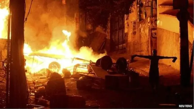 أدى موت دوغلاس رافائيل دا سيلفا بيريرا إلى حدوث اشتباكات مع الشرطة في المنطقة التي كان يعيش فيها