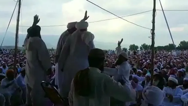 Kaum Taliban Afghanistan dalam sebuah acara besar