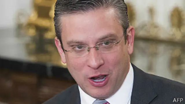 El gobernador Alejandro Padilla dijo que la crisis de la deuda es parte de la "espiral mortal" que enfrenta la economía de Puerto Rico.