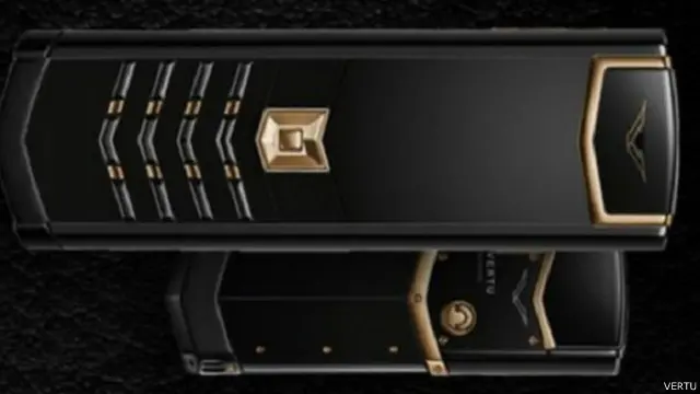 هناك من الهواتف الذكية التي تصل أسعارها إلى عشرات الآلاف من الدولارات