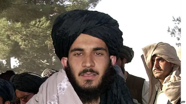 یہ تصویر سنہ 2001 کی ہے جب ملا عمر کے معتمد خاص سید محمد طیب آغا سپن بولدک میں ایک اجلاس میں شامل ہوئے تھے