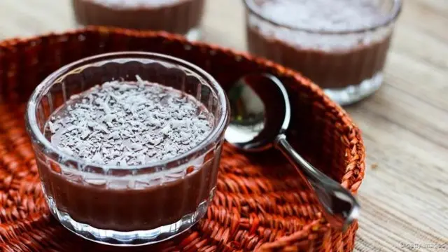 像巧克力布丁这样的安慰食品会是一种有效的说服工具（图片来源：Getty Images)