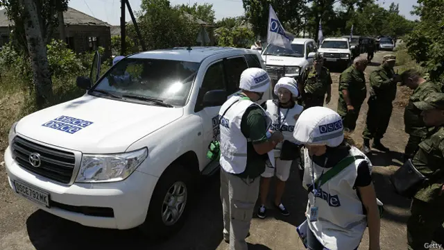 Сотрудники миссии ОБСЕ 