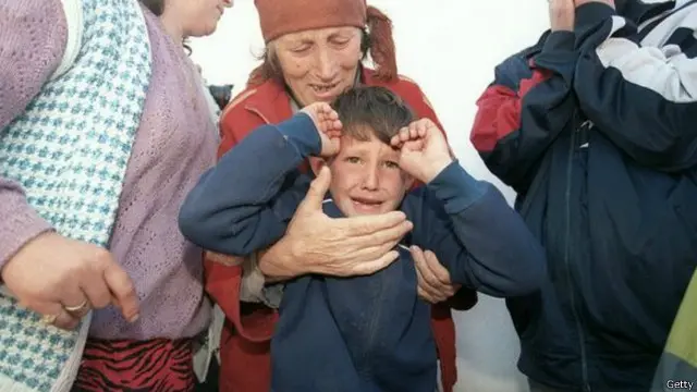 مئات الآلاف أخرجوا من ديارهم في حرب كوسوفو