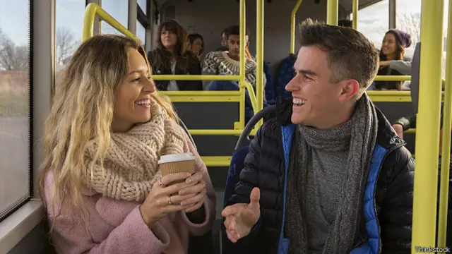 Коли нам хтось подобається, ми починаємо імітувати його міміку та голос, так само треба робити й з вивченням іноземної мови