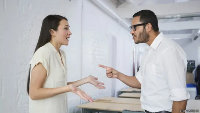 En la batalla de los sexos, las mujeres llevan las de perder. 