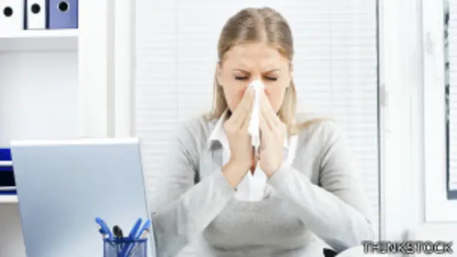 No sólo es desagradable trabajar con frío, uno también puede terminar resfriado. 