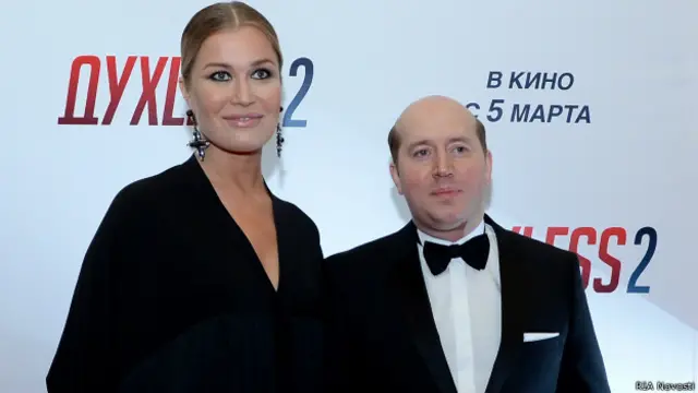 Актриса Бабушкина (слева) вжилась в роль романтичной чиновницы