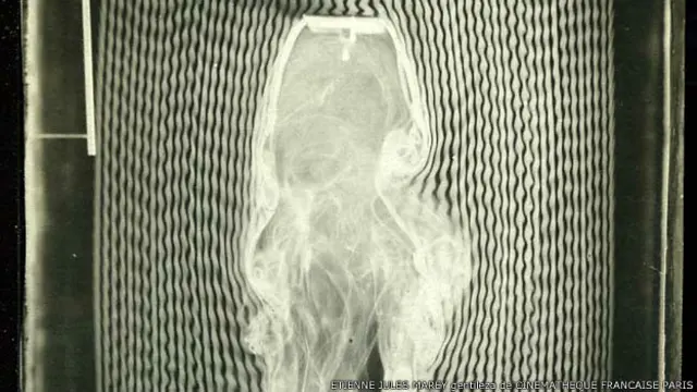"Humo", foto de Etienne Jules Marey de 1901.