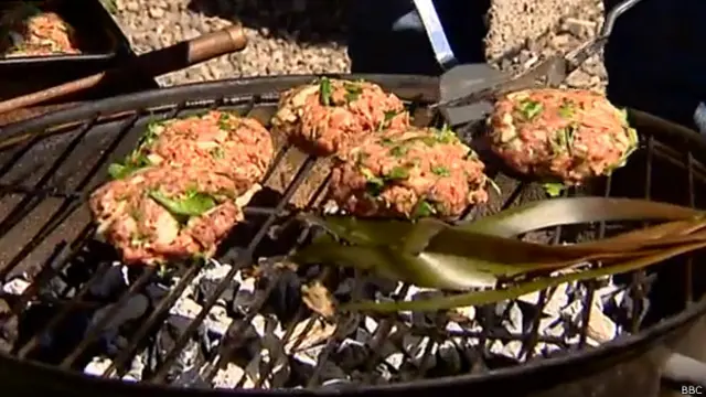 Hamburguesas caseras aliñadas con algas