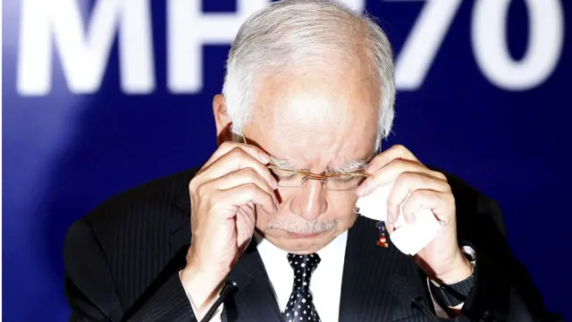 وزیراعظم نجیب رزاق نے امید ظاہر کی شاید اب اس پرواز کے مسافروں کی ورثا کی دردناک بے یقینی ختم ہو جائے گی