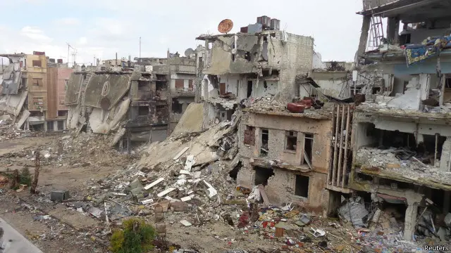 لا تزال المعارك مستمرة في مناطق مختلفة من حمص منذ فترة طويلة.