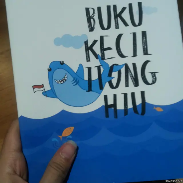 Savesharks yang dipimpin Riyanni juga menerbitkan semacam buku yang isinya tentang kampanye hiu untuk anak-anak.