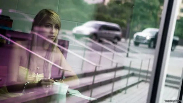 Los brillos te pueden arruinar un retrato, o no.