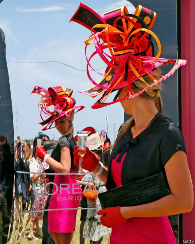 Hay que buscar el ángulo adecuado, igual que para verse reflejado en un espejo.