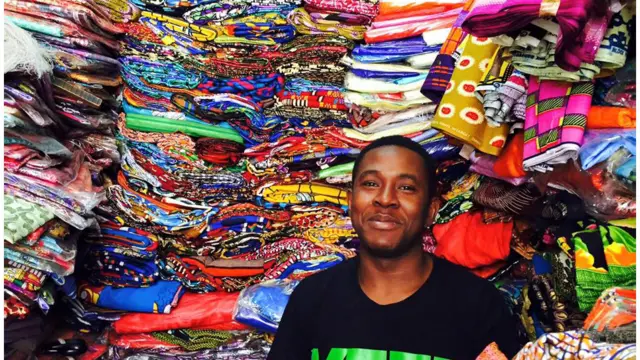 Comme dans de nombreuses régions du continent, les tissus et imprimés à Johannesburg sont vifs et colorés