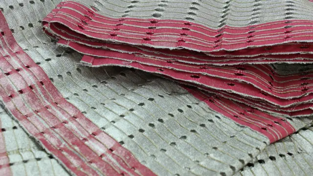 Aso-Oke traditionnel tissé à la main au Nigéria