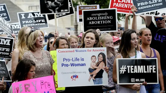 Grupos antiaborto têm se manifestado contra a Planned Parenthood recentemente