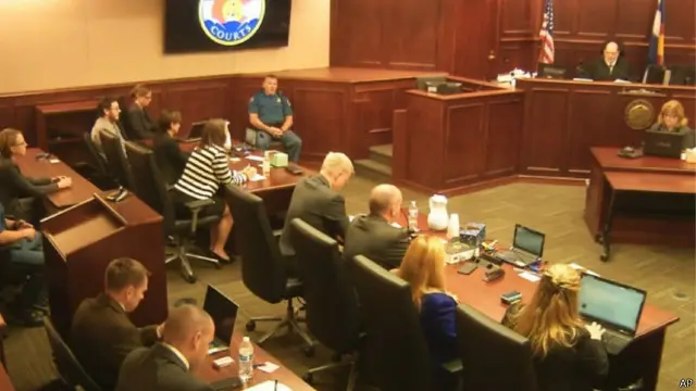 法官卡洛斯·薩穆爾在森特尼爾的法庭透露,該陪審團由九名女性和三名男性組成。