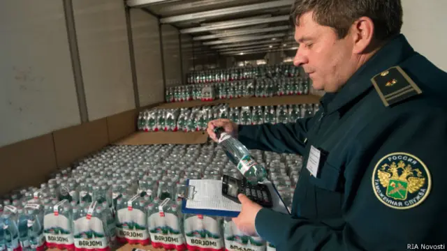 Таможенник и "Боржоми"
