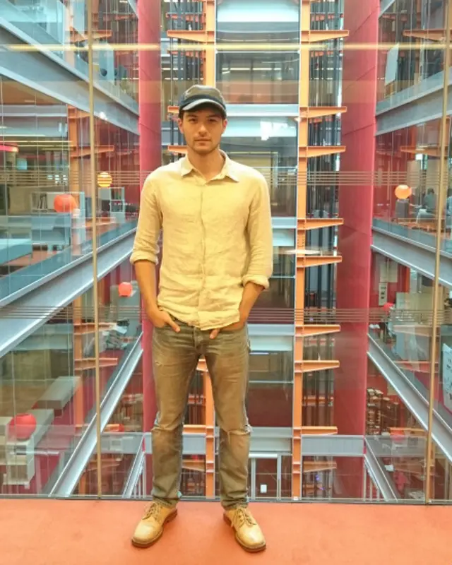 鳳小岳到訪BBC總部