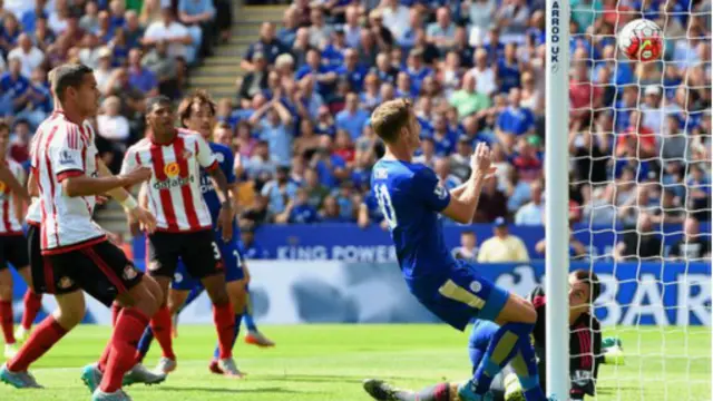 Sunderland bu mövsümdə ilk xalını qazandı.