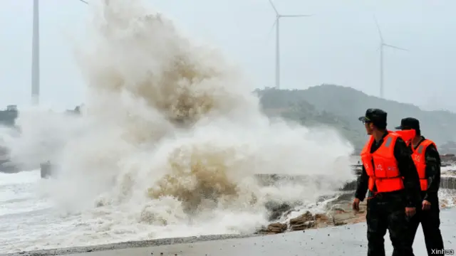 Bencana tanah longsor terjadi tatkala Topan Soudelor melanda bagian selatan Cina.