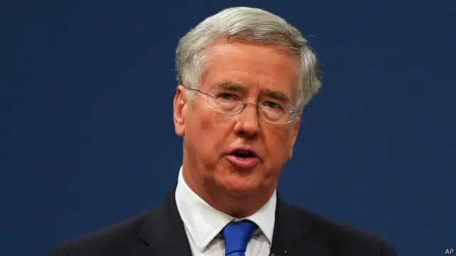 مايکل فالن وايي بريتانيا او نور ټول نړيوال همکاران يې په افغانستان کې د اسلامي دولت ډلې د حضور او د هغوی د فعاليتونو د پراختيا په اړه اندېښمن دي