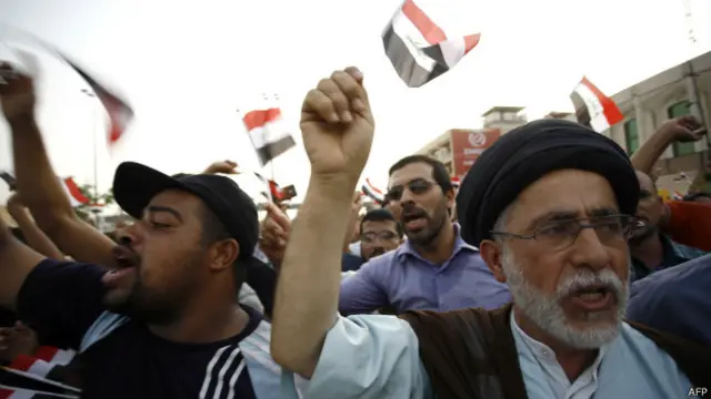 Iraklılar yolsuzlukları ve giderek kötüleşen kamu hizmetlerini protesto etmek için sokaklara çıkmıştı.