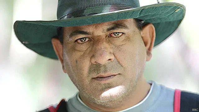 عادل جدون اُن باکمال لوگوں میں سے ایک ہے جو ہروقت با کمال لوگوں کو اپنے جلو میں لیے گھومتا پھرتا رہتا ہے