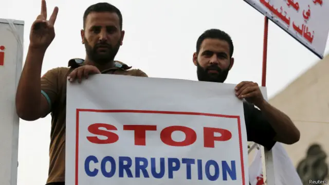 مجوزہ اصلات کے منصوبے کے مطابق بڑی تعداد میں عہدوں پر غیر سیاسی لوگوں کی تعیناتی بھی شامل ہے