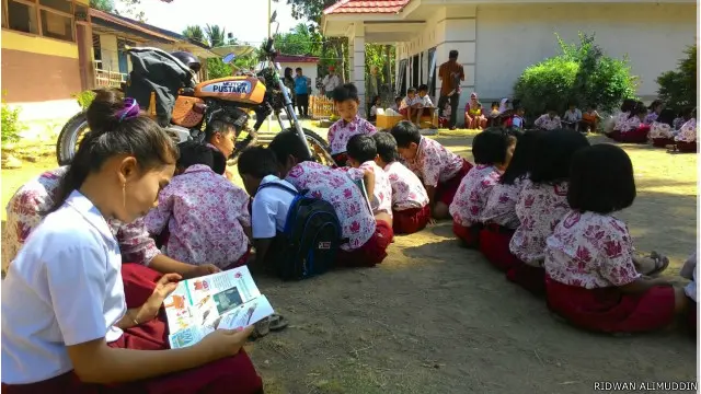 Motor pustaka, gagasan paling baru yang dicetus Ridwan, untuk desa-desa di pegunungan.