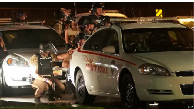 سیاہ فام غیر مسلح نوجوان مائیکل براؤن کو ایک سفید فام پولیس اہلکار نے گولی مار کر ہلاک کر دیا تھا