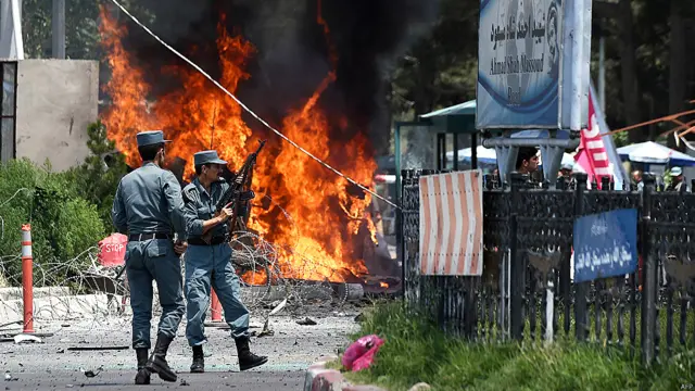 افغانستان کے دارالحکومت کابل میں گذشتہ چند دنوں میں دہشت گردی کی کئی کارروائیاں ہوئی ہیں اور یہ تازہ حملہ بظاہر انہی کارروائیوں کی ایک کڑی نظر آتا ہے۔