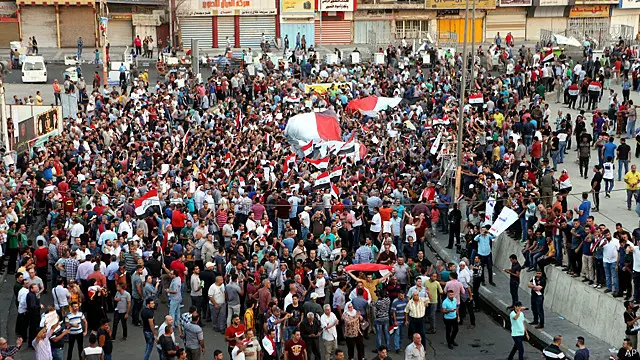 طی هفته‌های اخیر و به دنبال گرمای شدید و قطع برق، تظاهرات ضد دولتی در شهرهای مختلف عراق برگزار شد