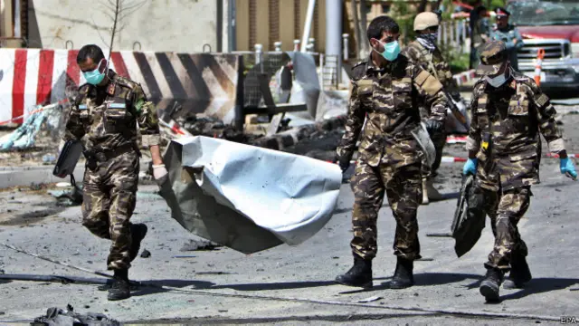 काबुल में एयरपोर्ट रोड पर धमाका