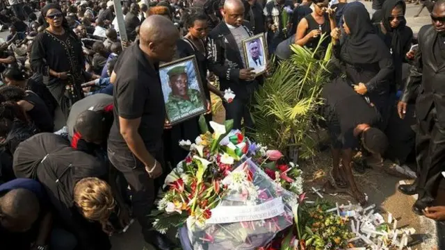 Jenerali Adolphe Nshimirimana yafatwaga nk'umuntu ukomeye cyane mu butegstsi bw'u Burundi, nyuma ya perezida Pierre Nkurunziza. 