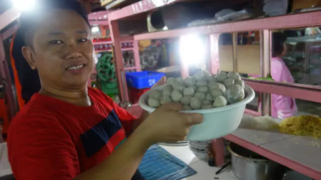 Baso sapi ini hanya bisa disajikan karena sudah membeli dagingnya sejak Sabtu 